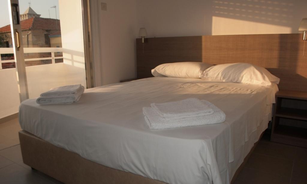 St. George Rent Rooms Larnaca Exterior photo