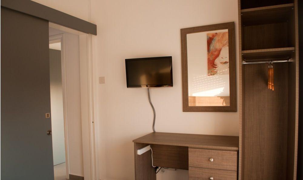 St. George Rent Rooms Larnaca Exterior photo